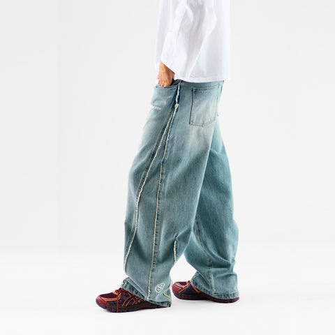Winter 1 / Frayed Jeans - Washed Blue