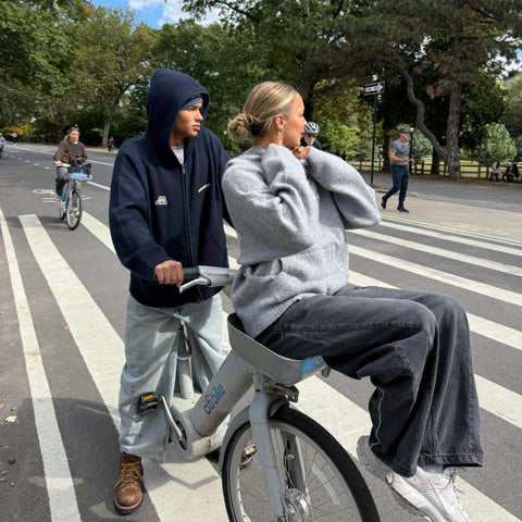 Winter1 / Landscape Knitted Zipped Hoodie - Navy