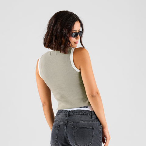 Core / Core Sleeveless Button Tank - Rhino