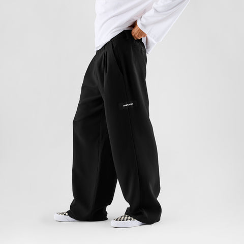 Boat / Essentials Pleated Pants - Black