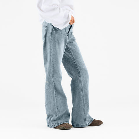 Suspicious Cowboys / Essentials W Flairy Jeans - Washed Blue